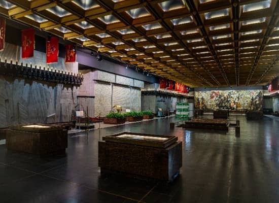 Экскурсия по Монументу героическим защитникам Ленинграда.