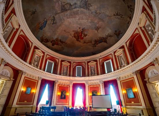 Обзорная экскурсия по музею Академии Художеств.